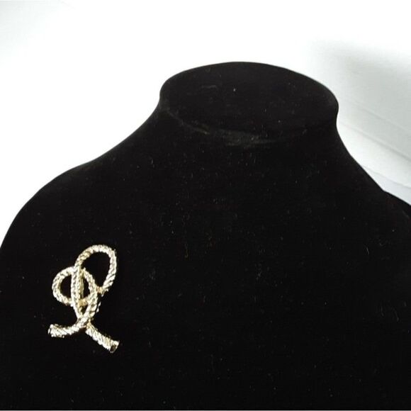 Vintage Light Gold Tone Large Brooch - Picture 2 of 9